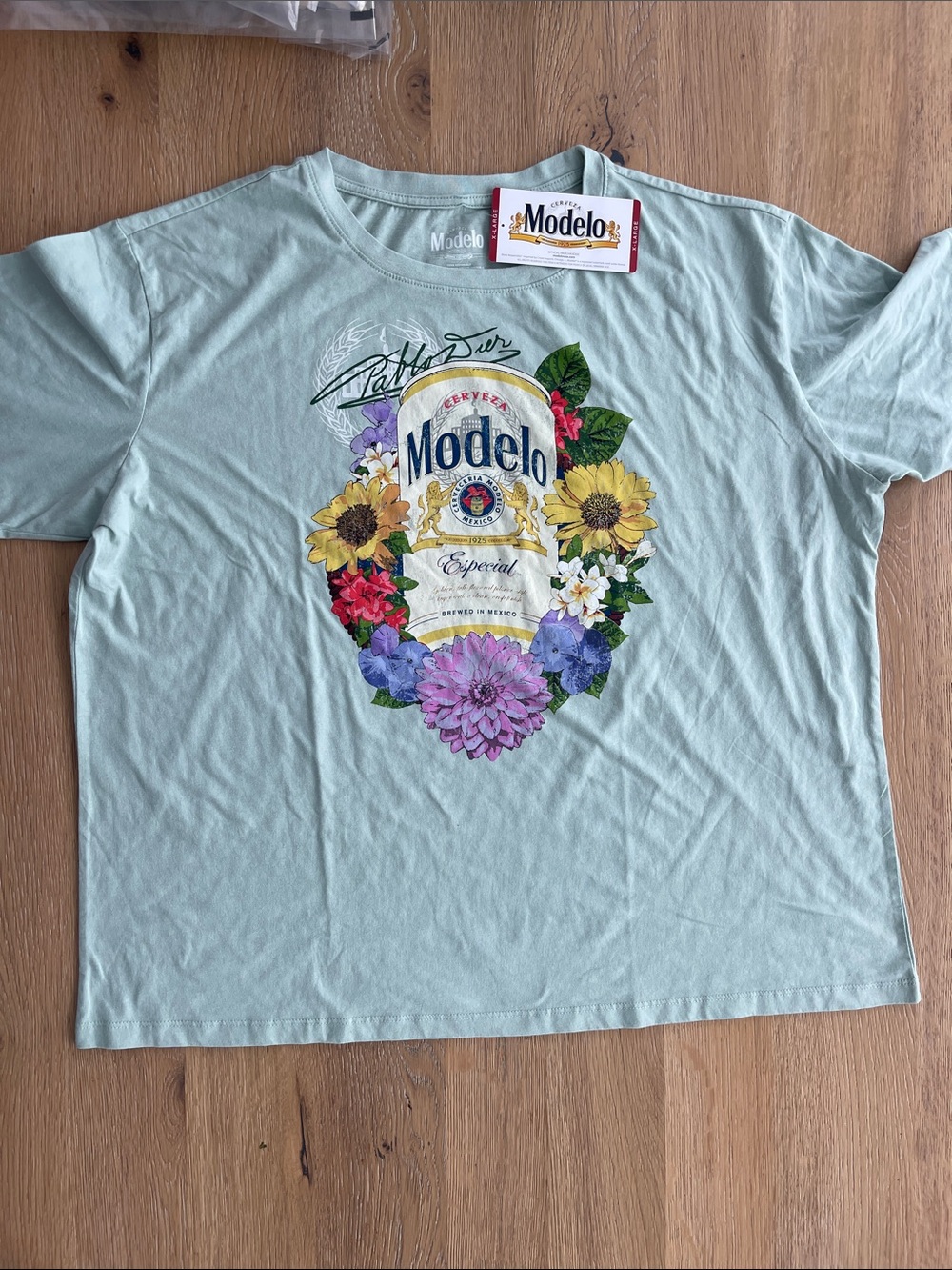 ModelCo Mint Graphic Tee with Green and‎ Yellow Accents